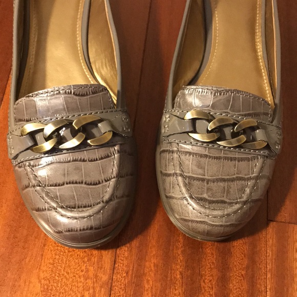 CIRCA Joan & David Loafer Croc Flats - Picture 10 of 16